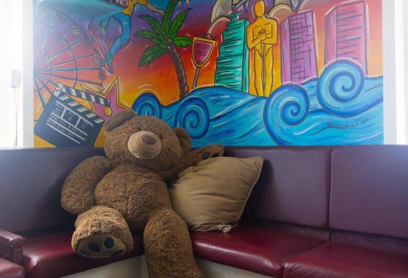 Ith Los Angeles Beach Hostel