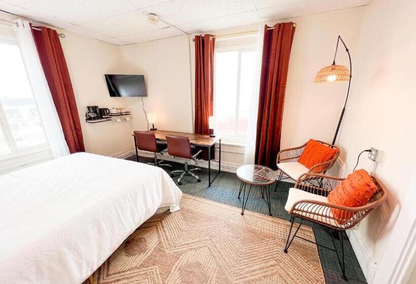 Ith Los Angeles Beach Hostel