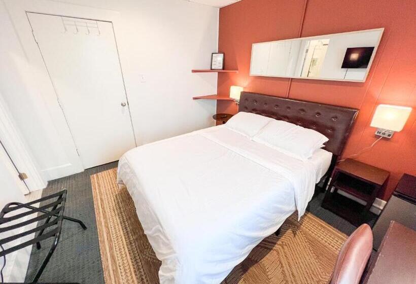 Ith Los Angeles Beach Hostel