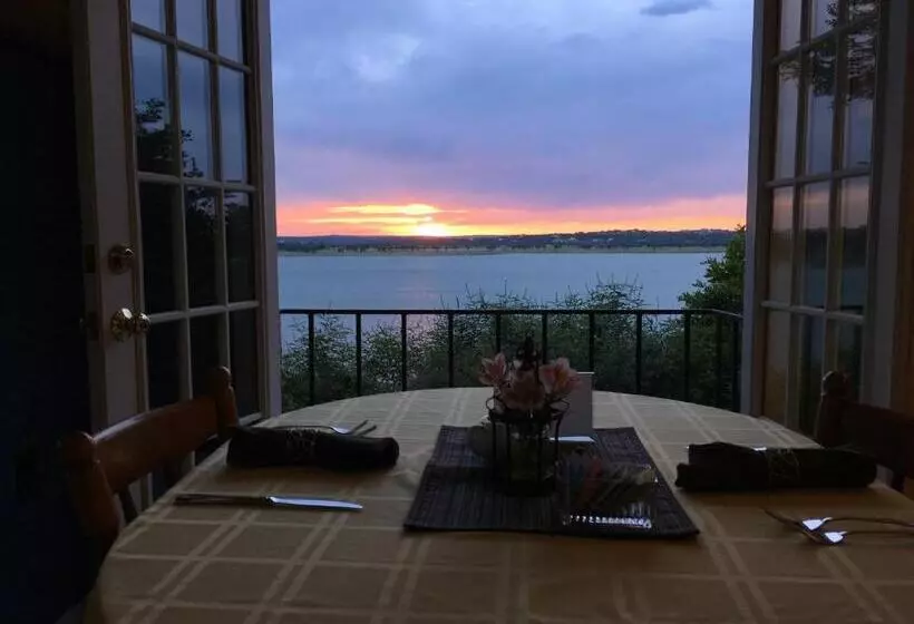 Lakehouse Bed And Breakfast