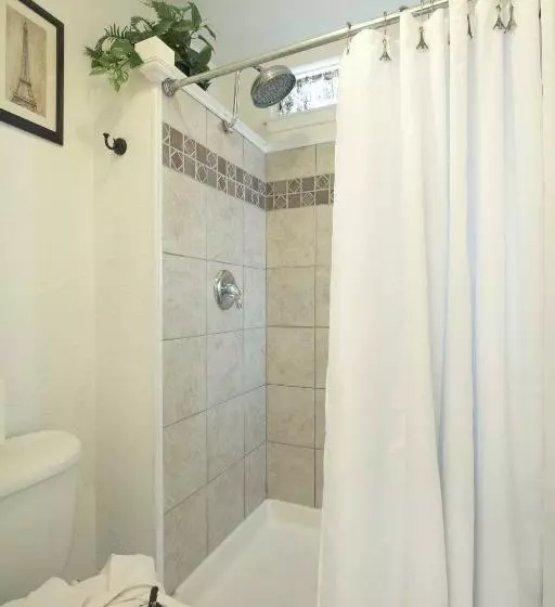 Lakehouse Bed And Breakfast