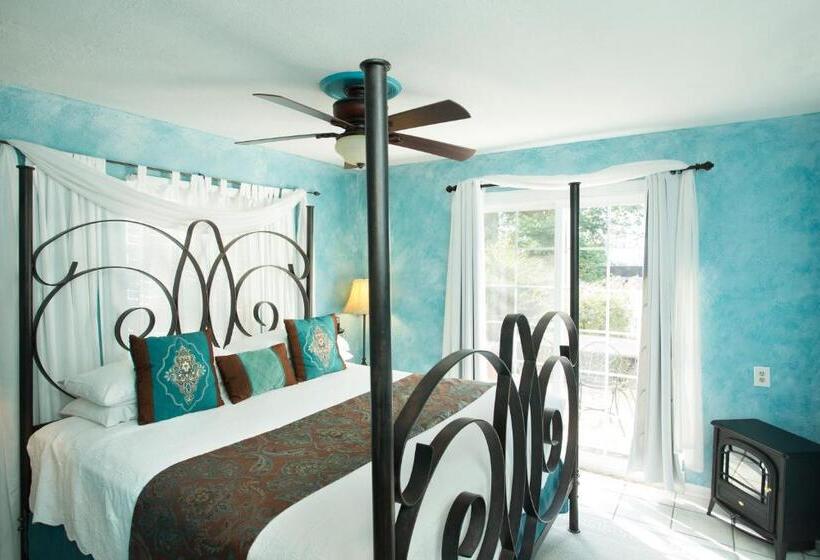 Lakehouse Bed And Breakfast