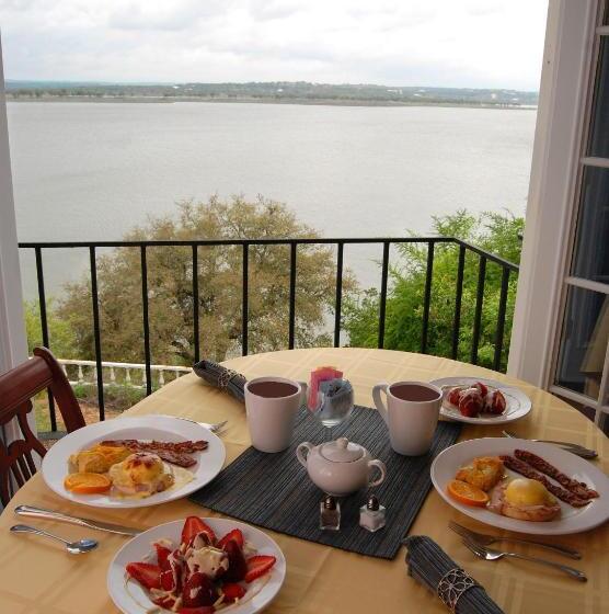 Lakehouse Bed And Breakfast