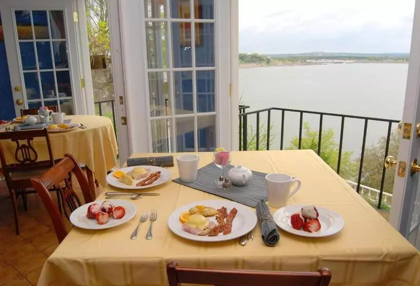 Lakehouse Bed And Breakfast