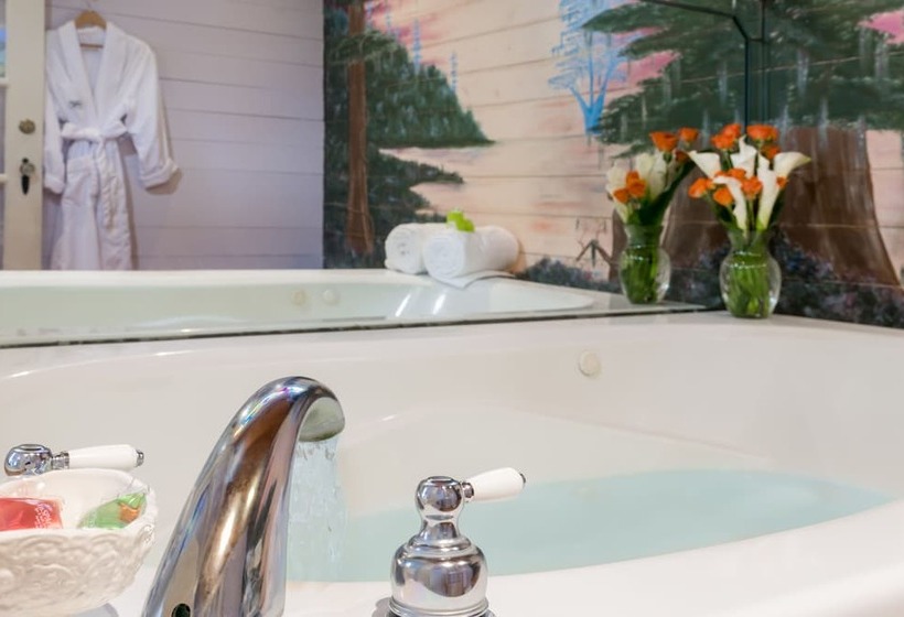 Maison D'memoire Bed & Breakfast Cottages