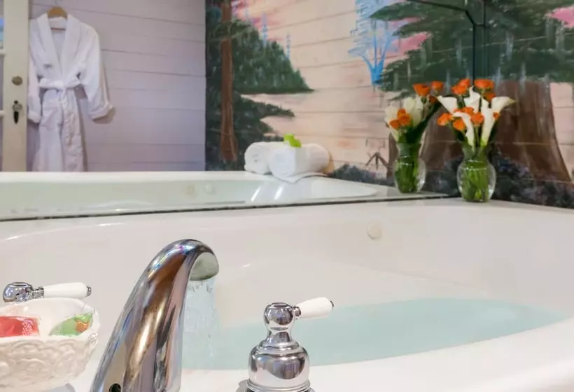 Maison D'memoire Bed & Breakfast Cottages