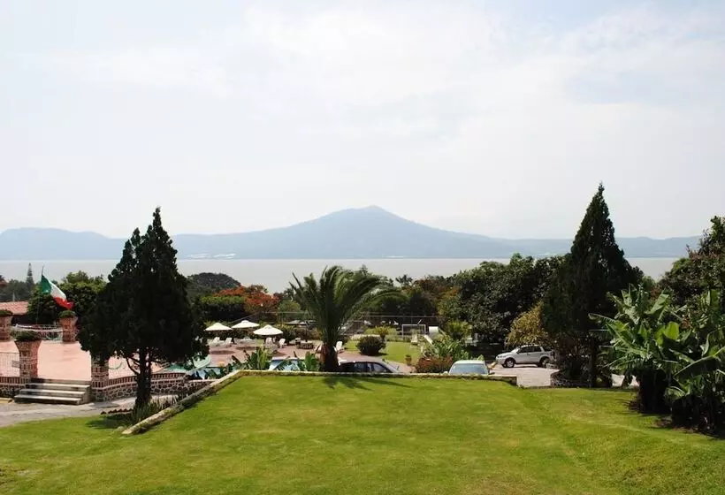 Mama Chuy Hotel & Villas