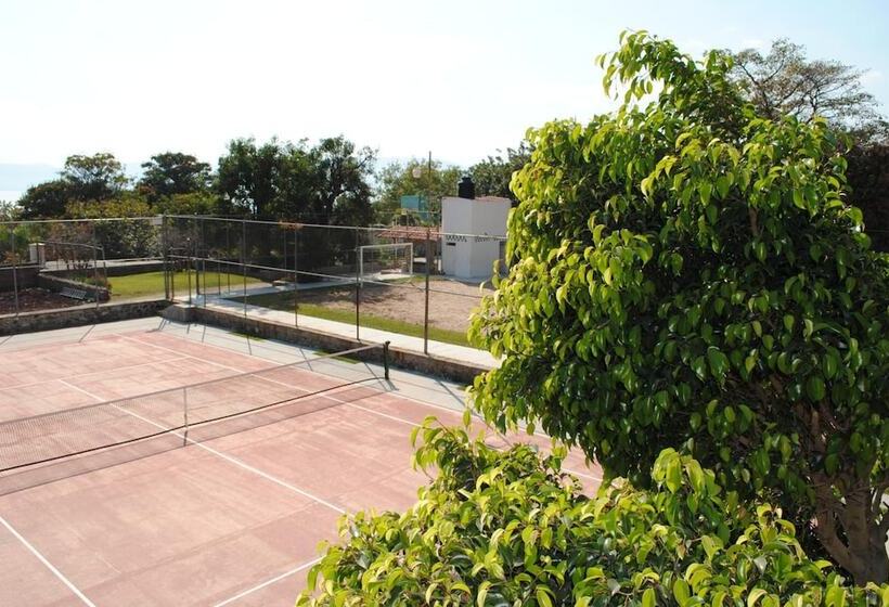 Mama Chuy Hotel & Villas