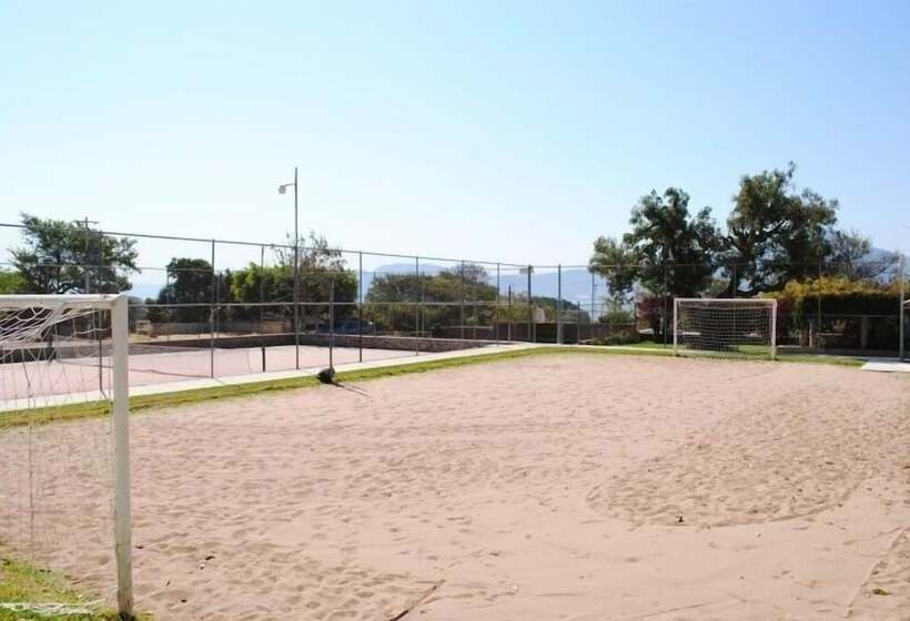 Mama Chuy Hotel & Villas