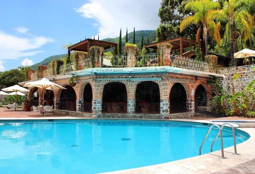 Mama Chuy Hotel & Villas