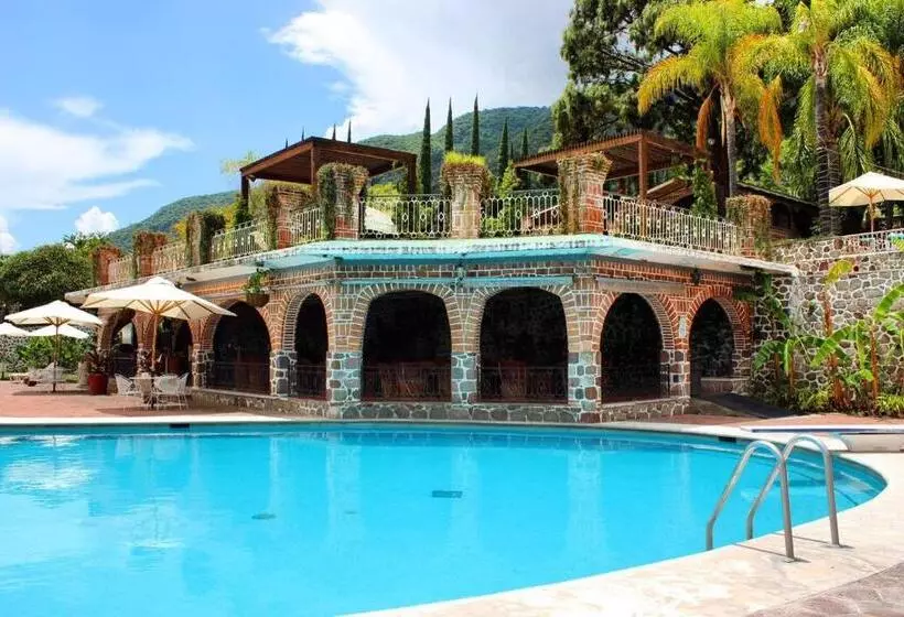 Mama Chuy Hotel & Villas