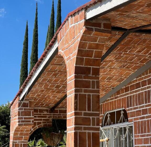 Mama Chuy Hotel & Villas