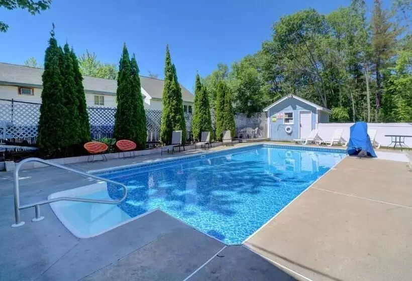 モーテル Brookside Inn & Cottages