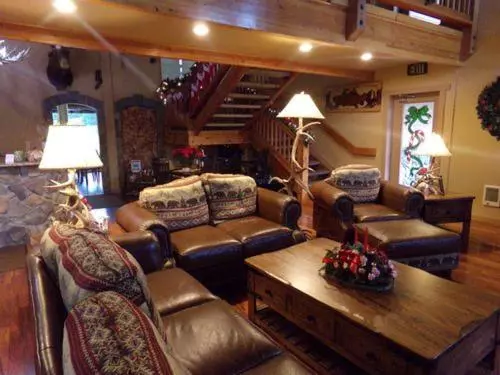 モーテル Cowlitz River Lodge