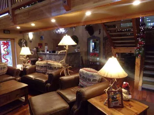 モーテル Cowlitz River Lodge