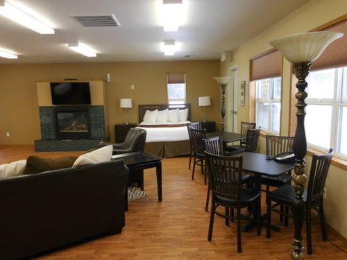 مُتل Cowlitz River Lodge