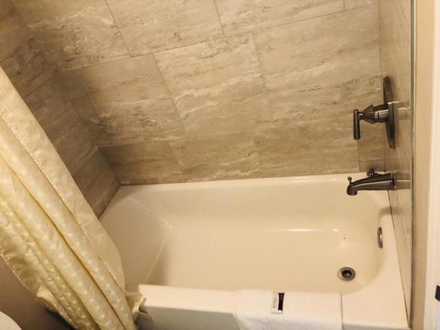 فندق على الطريق Flamingo Beach Inn