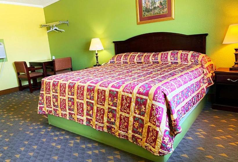 فندق على الطريق Luxury Inn