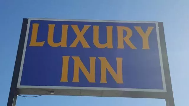 モーテル Luxury Inn