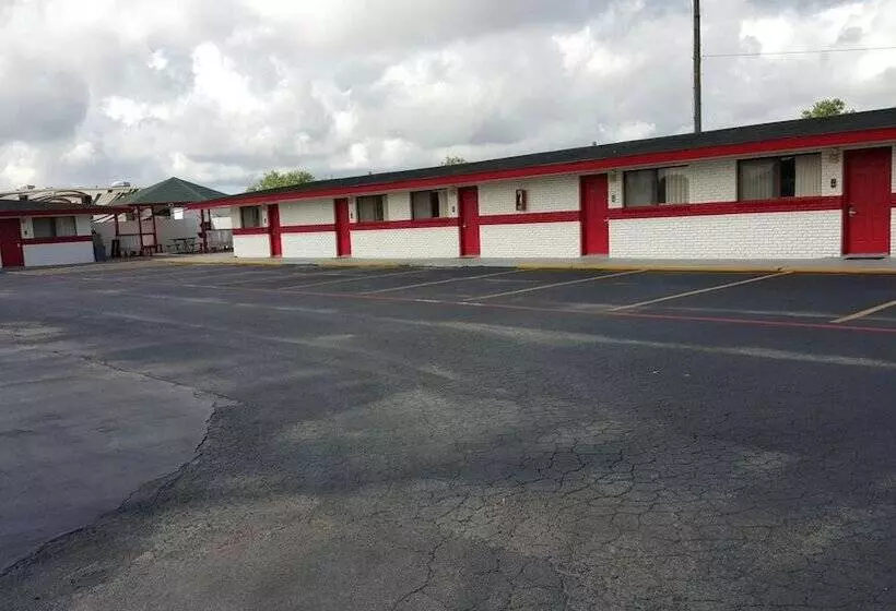 Motelli Luxury Inn & Rv Park