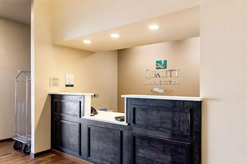 モーテル Quality Inn & Suites Near Tanger Outlet Mall