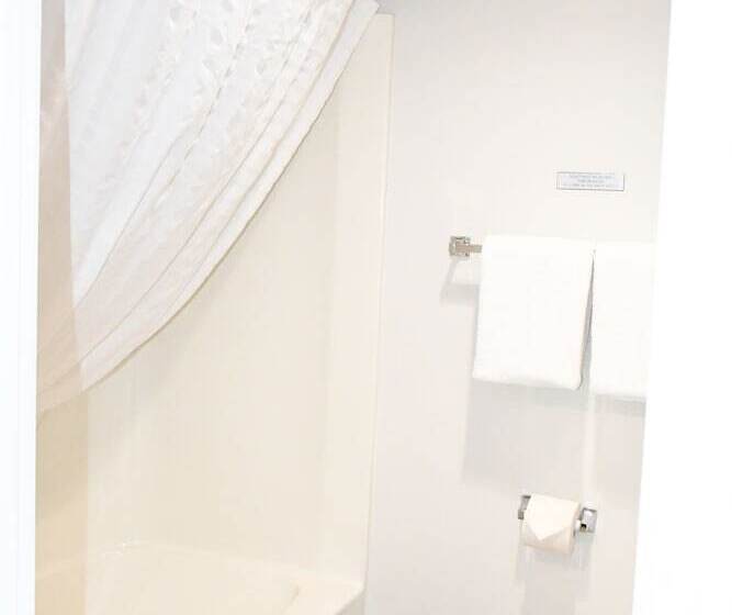 모텔 Super 8 By Wyndham Fort Mcmurray