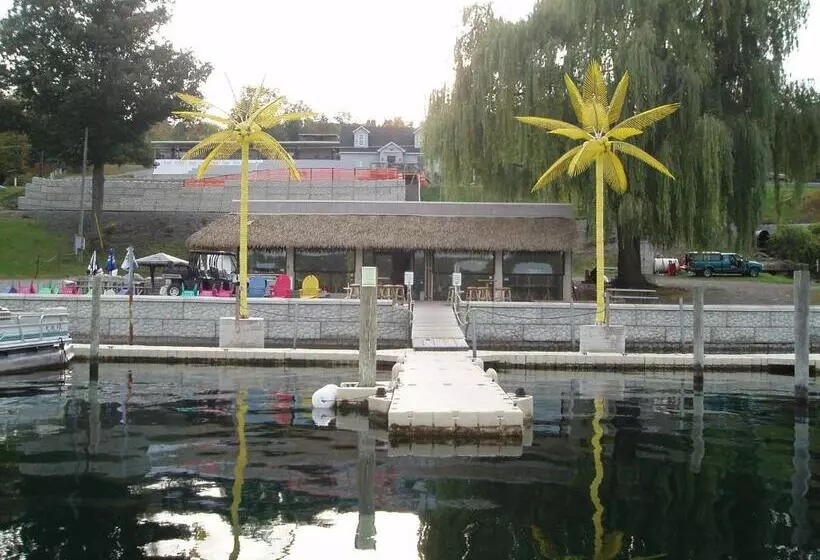 モーテル The Anchor Inn And Marina