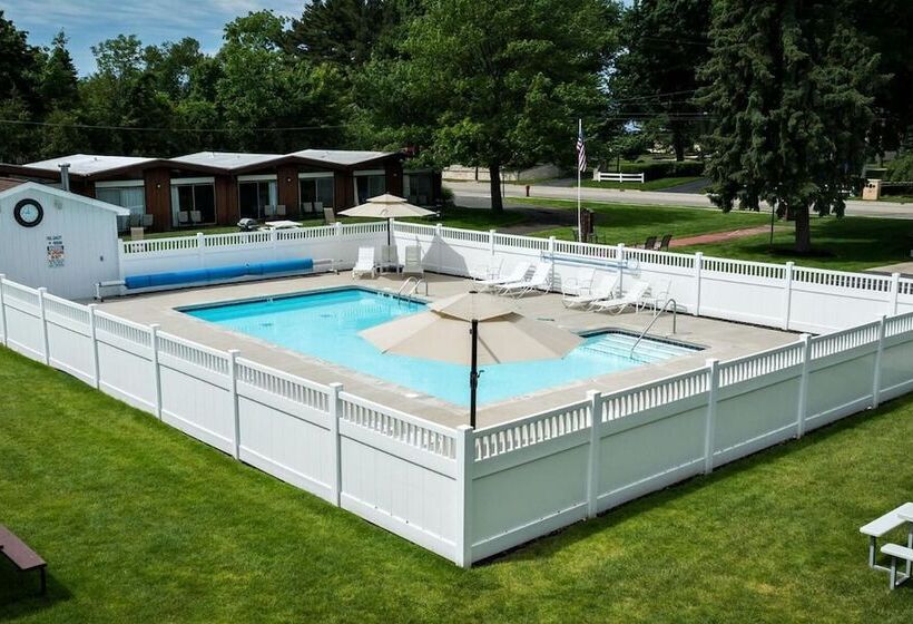 Nader S Motel & Suites