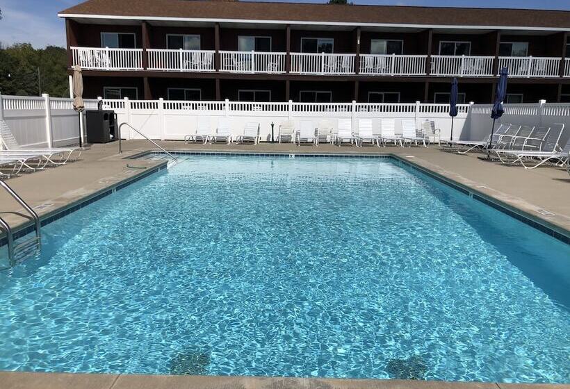 Nader S Motel & Suites