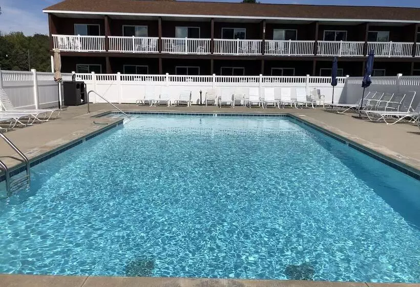 Nader S Motel & Suites