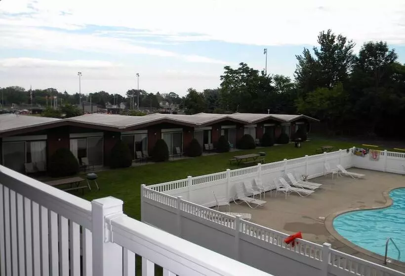 Nader S Motel & Suites