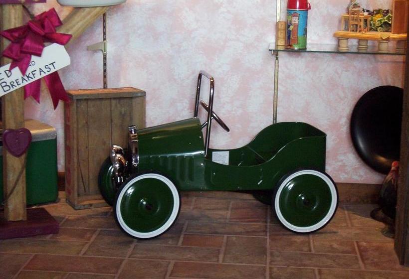 Red Barn Village B&b