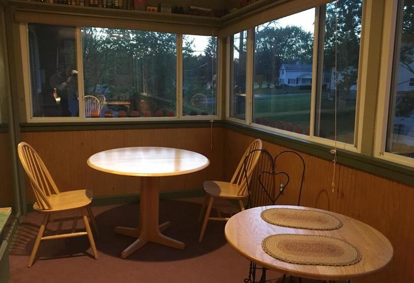 Red Barn Village B&b