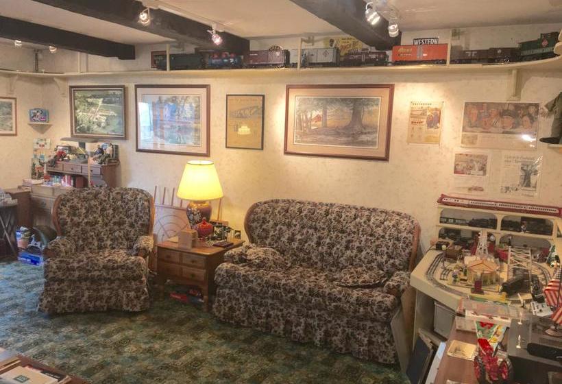 Red Barn Village B&b