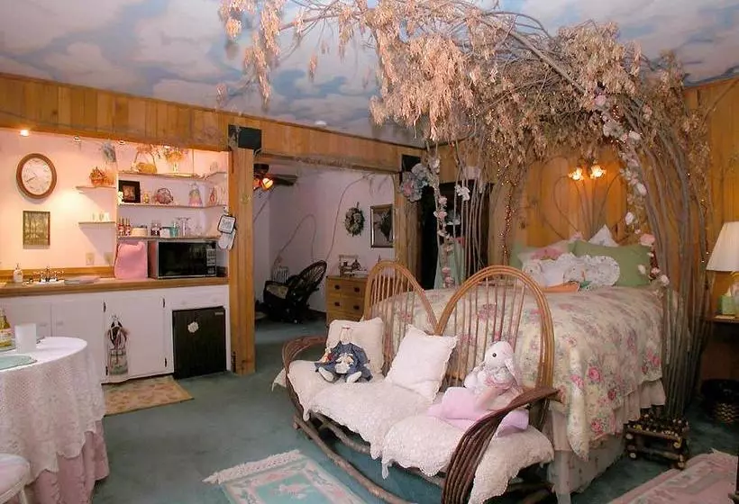 تختخواب و صبحانه Wikiup Hummingbird