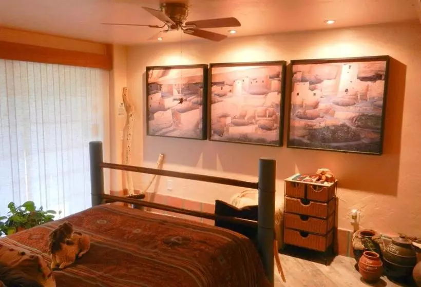 تختخواب و صبحانه Wikiup Hummingbird