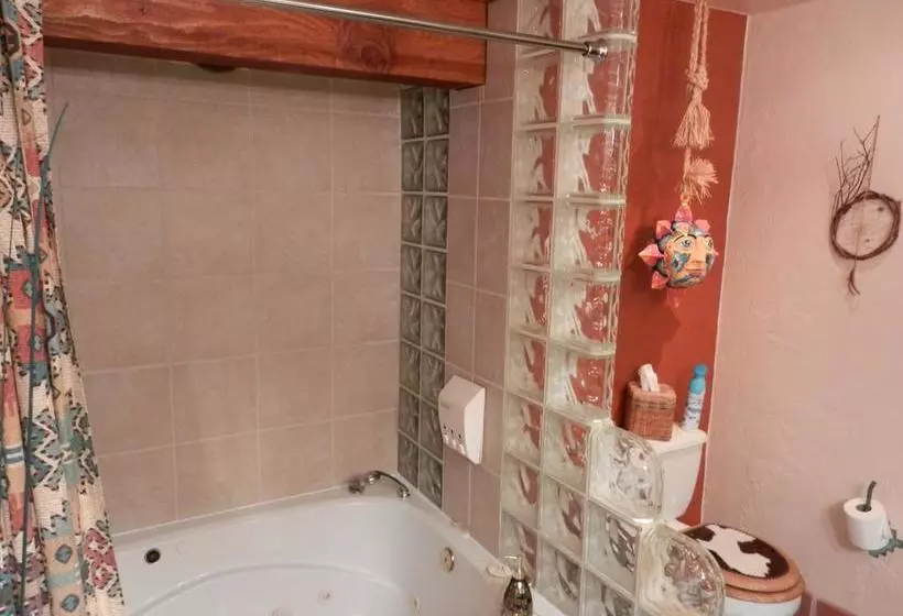 تختخواب و صبحانه Wikiup Hummingbird