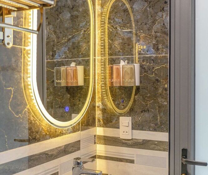 Lumi Hotel & Apartment