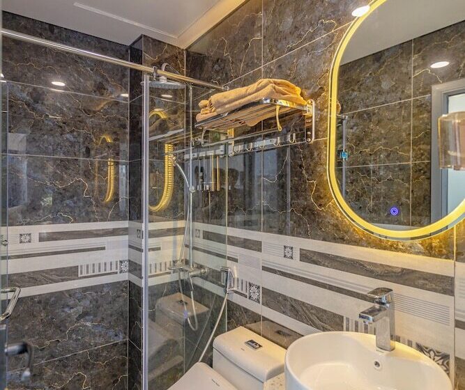 Lumi Hotel & Apartment