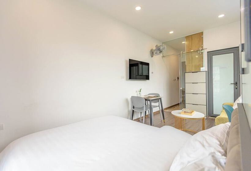 Lumi Hotel & Apartment