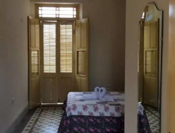 ペンション Hostal Enara