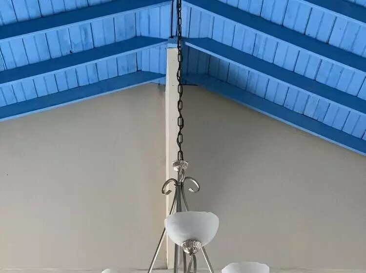 ペンション Hostal Enara