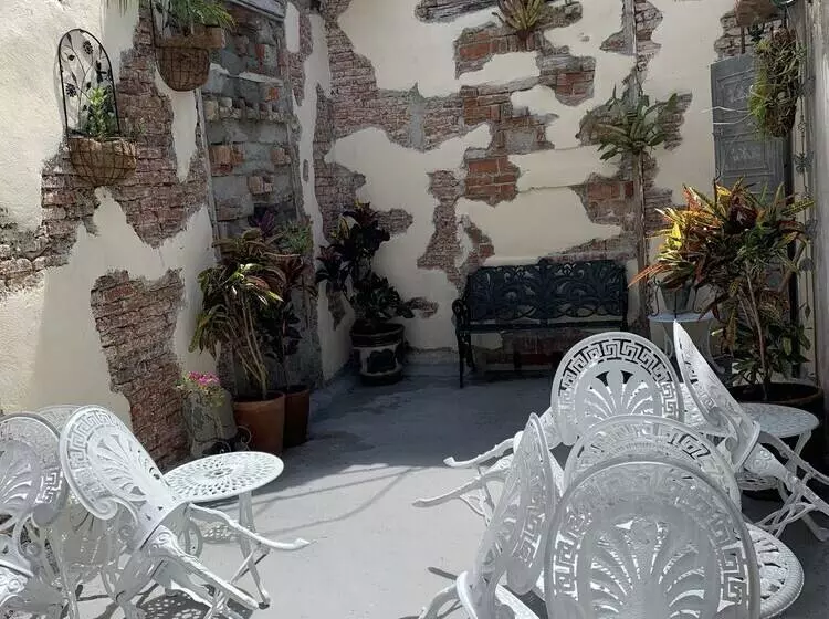 ペンション Hostal Enara