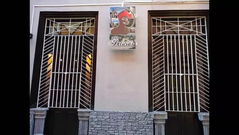 ペンション Hostal Enara