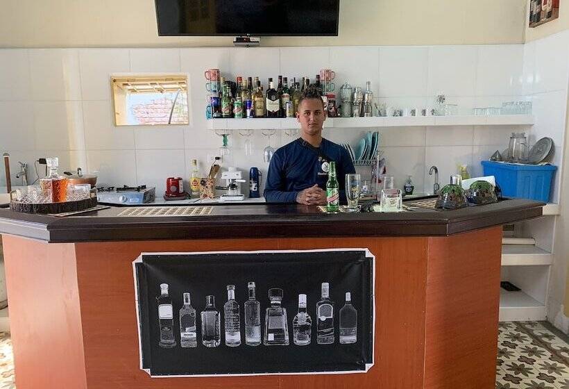 پانسیون Hostal Enara