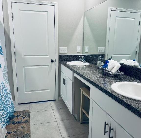 פנסיון The Beach House At Sun City