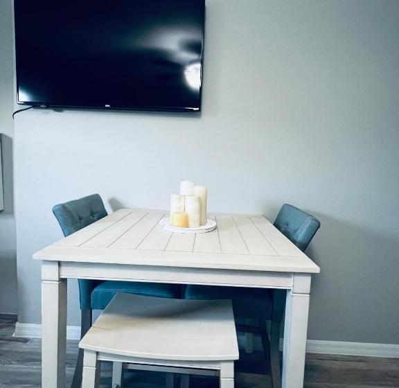 פנסיון The Beach House At Sun City