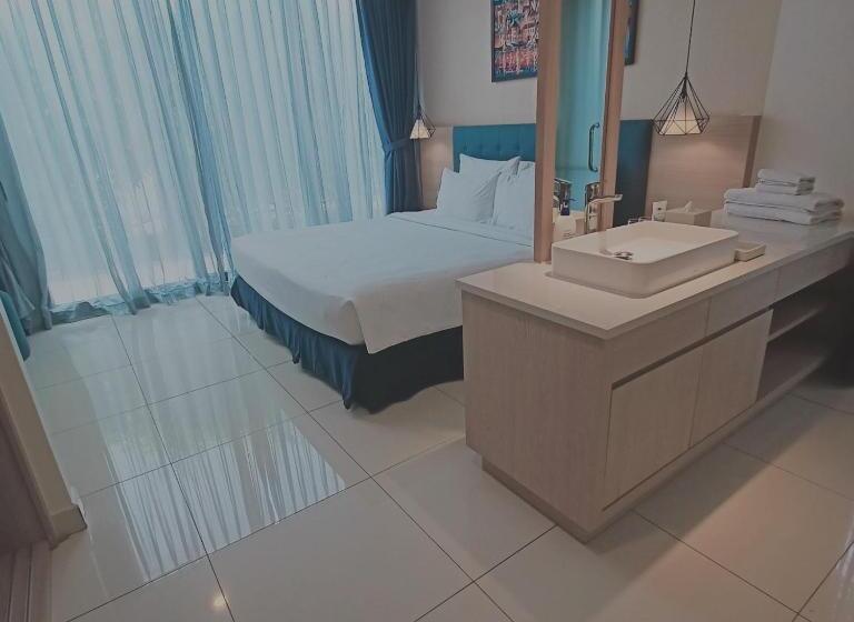 استراحتگاه Oceanami Villa