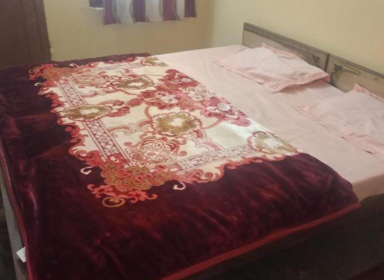 Azad Hotel Cottage And Restaurant