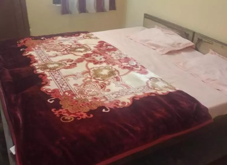 Azad Hotel Cottage And Restaurant